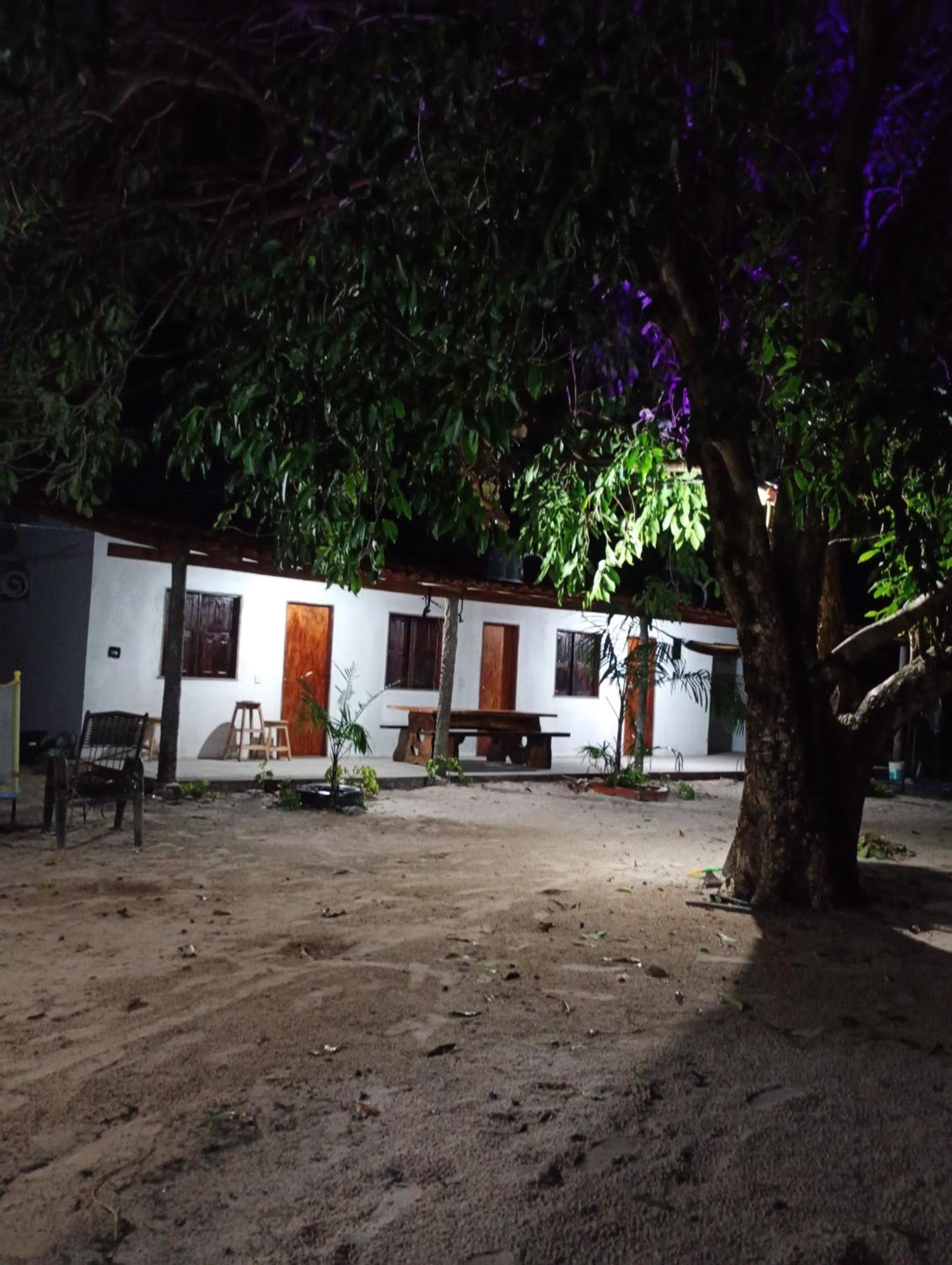 Hostel E Camping Na Rua Das Flores Santo Amaro do Maranhao エクステリア 写真